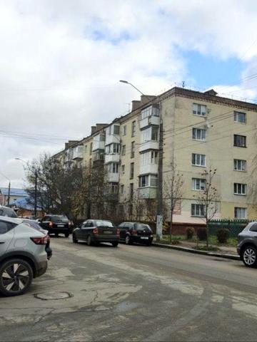 Квартира під комерцію! 2 кімнати, фасадні вікна, центр. Торг