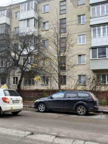 Квартира під комерцію! 2 кімнати, фасадні вікна, центр. Торг