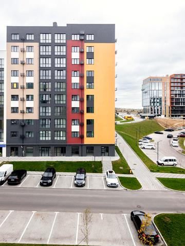 Вячеслава Чорновола вул., 28