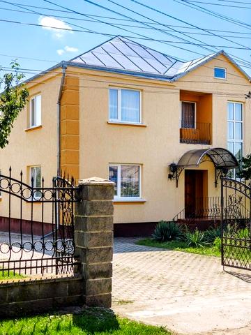 Олени Теліги вул., 3-А