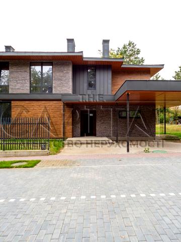 Травнева вул., 1