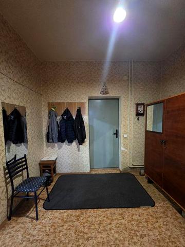 Простора дворівнева квартира з автономним опаленням