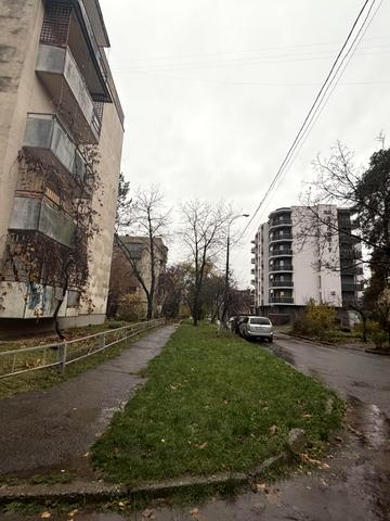 Університетський пров., 8