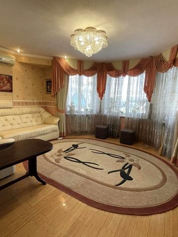 Микільсько-Слобідська вул., 4-Д