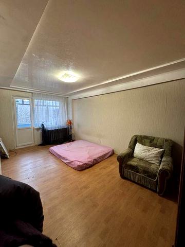 Продається 2-х кімнатна квартира на Крошні.