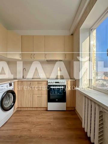 Дунайська вул., 14