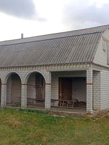 Продається недобудований двоповерховий будинок