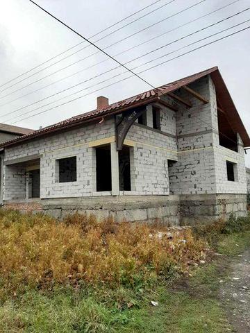 Будинок недобуд Тячів