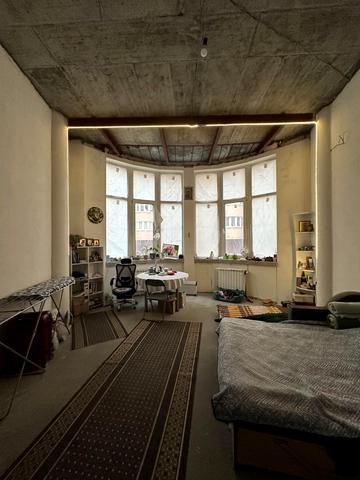 Федора Ернста вул., 16