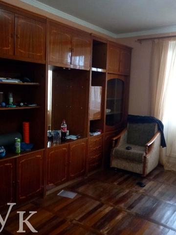 Соборності просп., 8