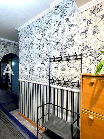 Затишна 2-кімнатна квартира у центрі! Меблі та техніка! Є-відновлення!