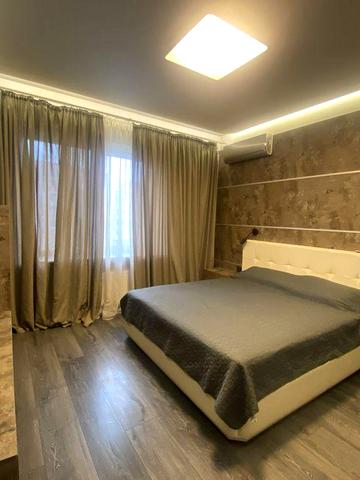 Херсонська вул., 9-Б