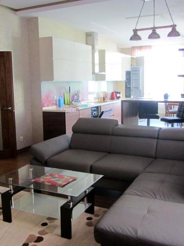 Вячеслава Чорновола просп. (), 73