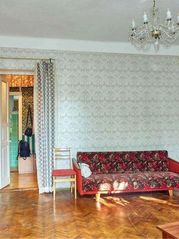 2к. Подол, ул. Братская 4. (угол ул. Андреевская)