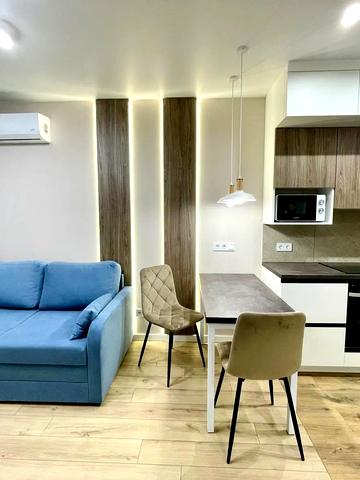 Віктора Некрасова вул. (Північно-Сирецька), 8