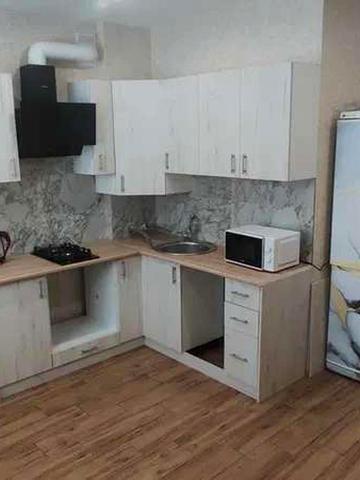 Теплична вул., 60