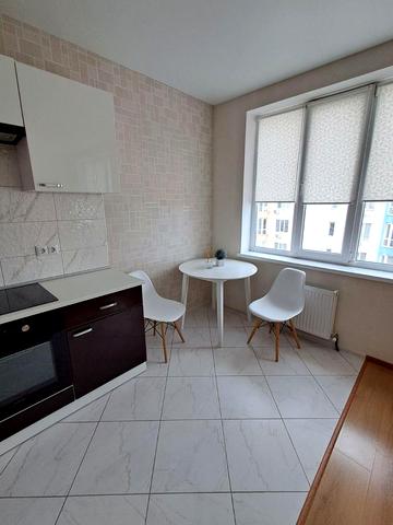 Євгена Чикаленка вул., 81/3