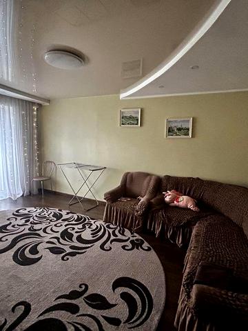 Продам 3хкомнатну квартиру на 5 поверху ) в центрі міста Бочарова 28 )