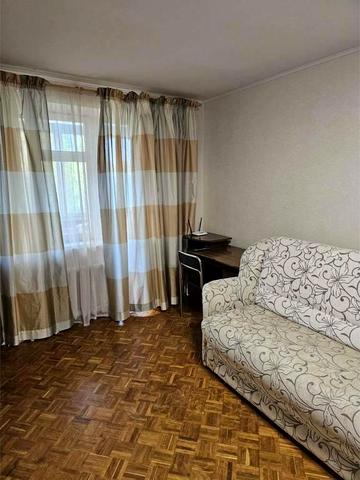 Івана Франка вул., 49