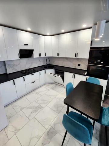 Злуки просп., 7