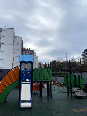 І. Богуна вул., 27-Б