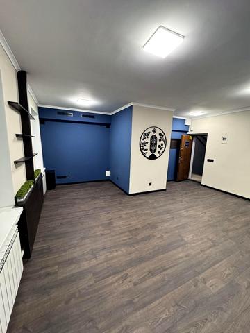 Лаврська вул. (Січневого Повстання), 8