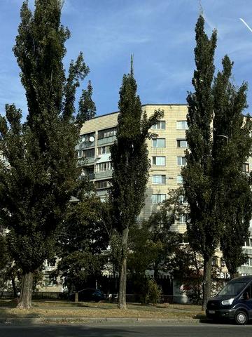 Продам квартиру вул. Героїв Полку Азов 25 на дзвінки НЕ ВІДПОВІДАЮ