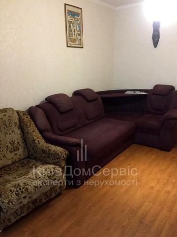 Ревуцького вул., 17