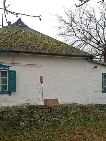 Батьківська хата в Лозовому Яру.