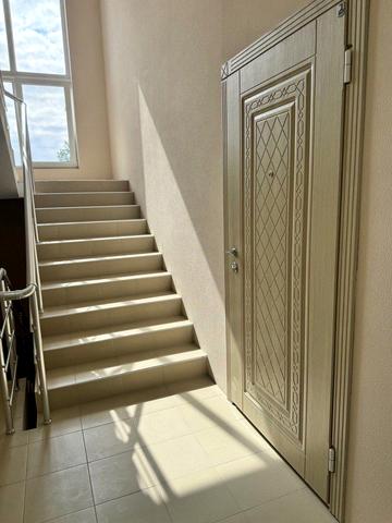 Академіка Вернадського вул., 21а