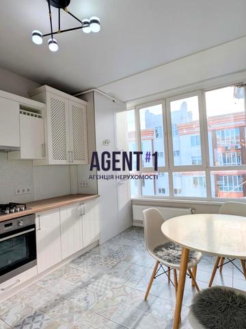 Тернопільська вул., 10