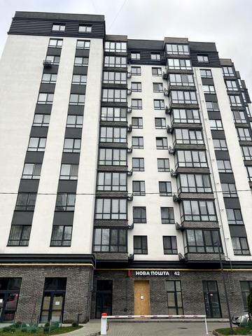 Домбровського вул., 75