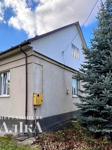 Продам будинок біля міста