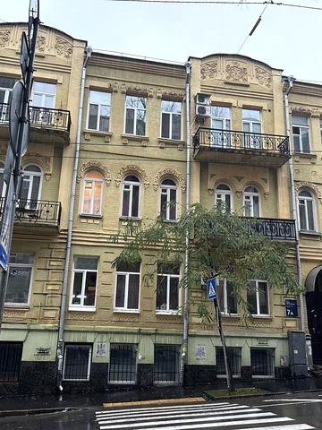 Мала Житомирська вул., 7