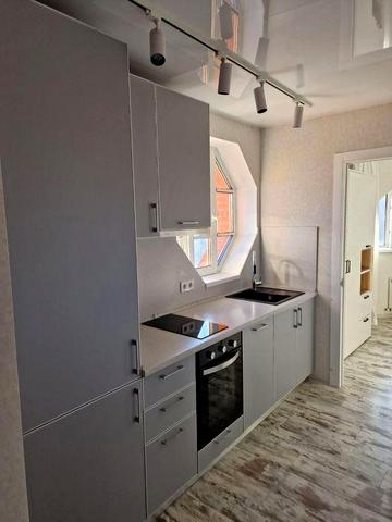 Метро Академ. Улица Осенняя дом 33. Метро 5 минут пеша