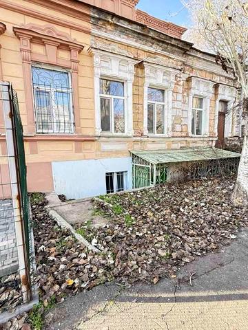 Корабелів вул., 25