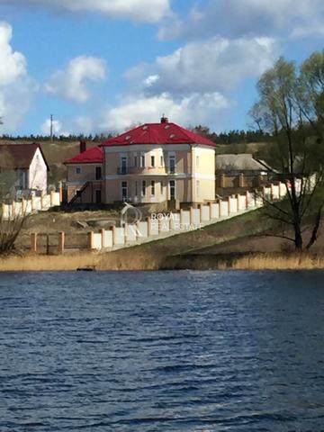 Набережна, 17