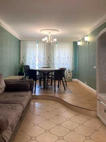 Срібнокільська вул., 20