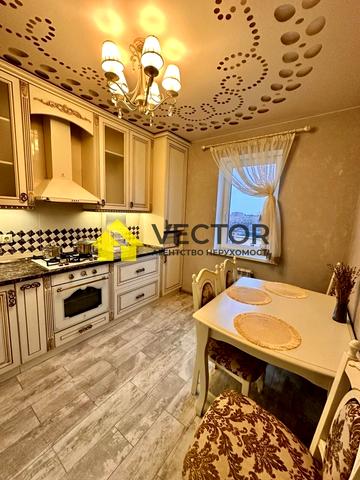 Юліана Матвійчука вул. (), 141