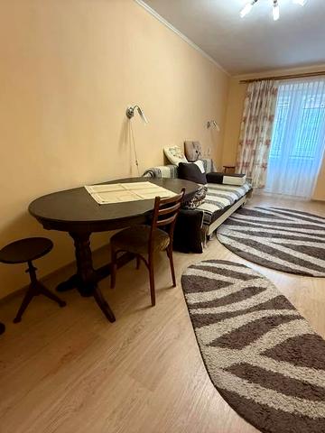 Михайла Грушевського вул., 33