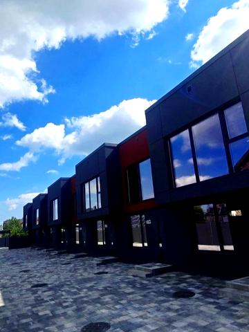 Зоряна вул., 20