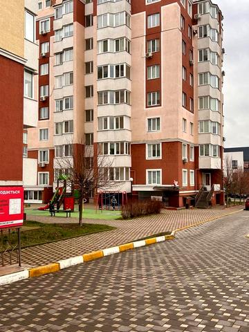 Остромирська вул., 22