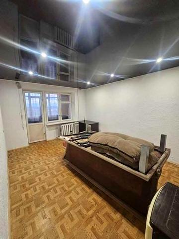 В продажі 2 к кв р-н Коммунального ринка 23000 висотка