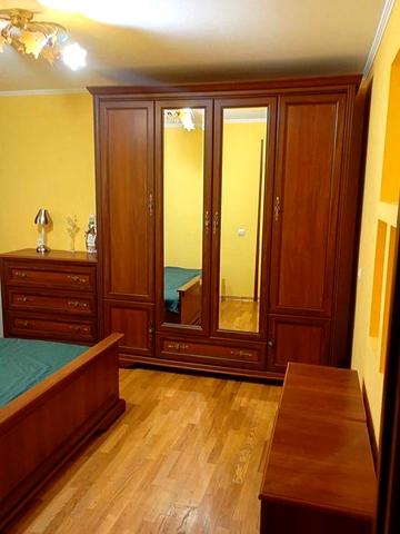 Продам  трьох кімнатну квартиру