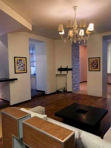 D1C Сдам 4х комнатную квартиру-студию в Центре, ул. Михаила Семенко