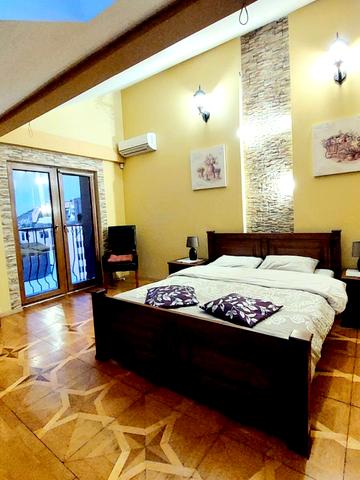 Оноре де Бальзака вул., 21