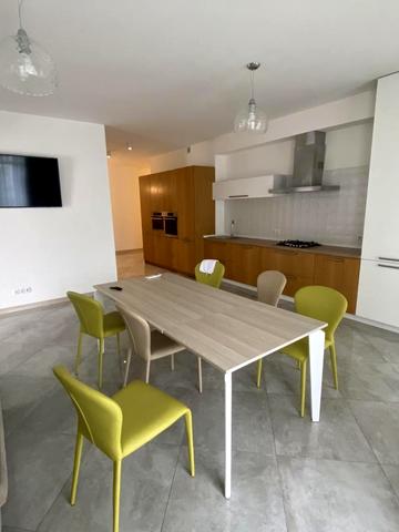 Кримська вул., 107