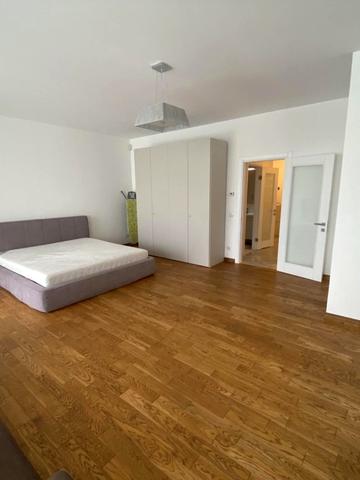 Кримська вул., 107