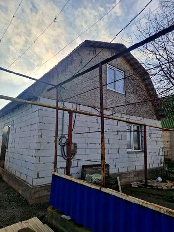 Будинок. Матвіївка. Центр села.