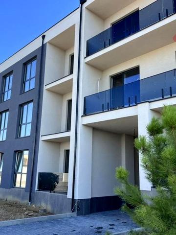 Центральна, 5